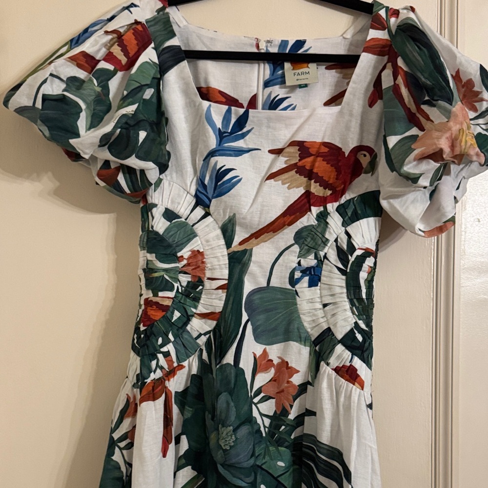 FARM Rio Tropical Parrot Puff Sleeve Dress